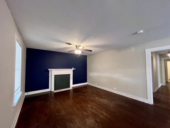 Building Photo - 210 8th St S