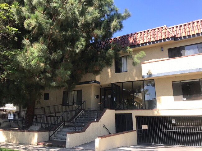 Foto del edificio - 3414 Jasmine Ave