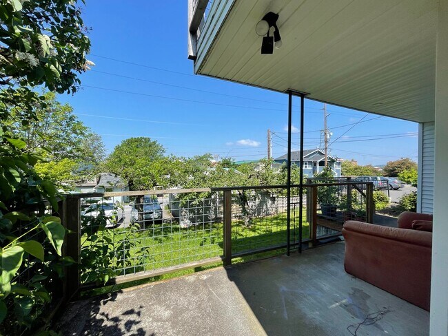 Foto del edificio - 1111/1113/1115 N Garden St