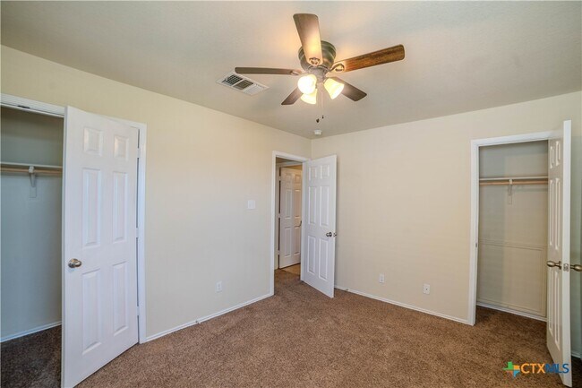 Foto del edificio - 6604 Katy Creek Ln