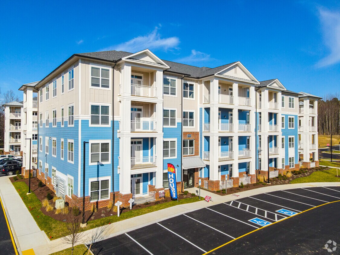 Stony Run Condominiums Apartments in Ashland, VA