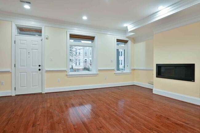 Building Photo - 611 L St NE