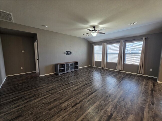 Foto del edificio - 1700 Hermitage Dr