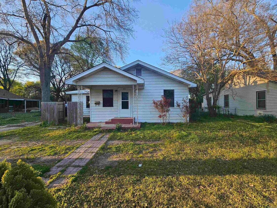 814 Sullenberger Ave, Malvern, AR 72104 House Rental in Malvern, AR