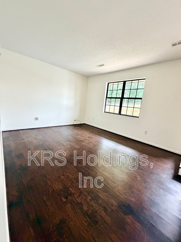 Photo - 16 Nags Head Ct Townhome