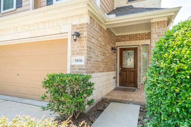 Building Photo - 3906 Waterford Ln
