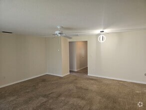 Building Photo - 3536 Pinecrest St