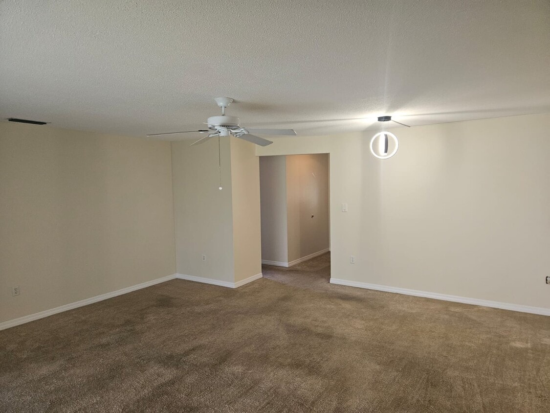 LIVING/DINING ROOM - 3536 Pinecrest St