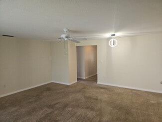 Building Photo - 3536 Pinecrest St