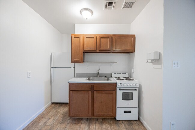 Building Photo - 1507 E Harvard St