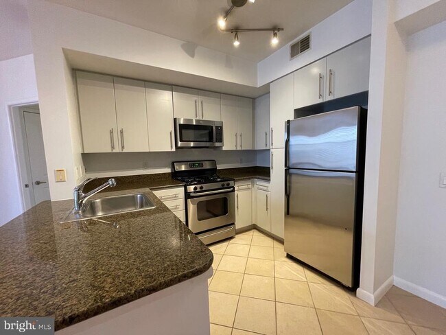 Foto del edificio - 1021 N Garfield St