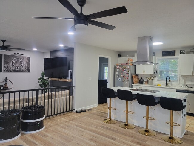 Building Photo - 5494 Richwood Ct