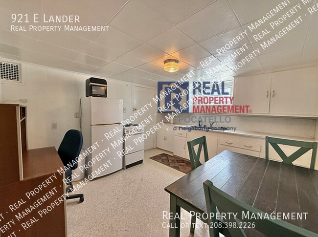 Foto del edificio - 921 E Lander-