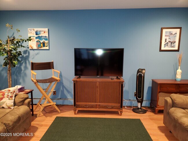 Foto del edificio - 411 Woodland Ave