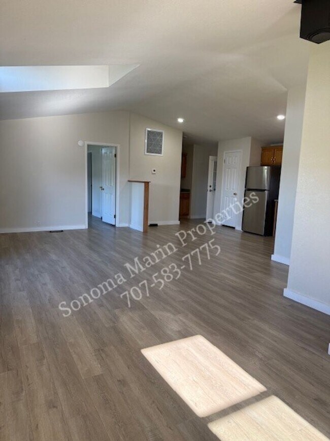 Foto del edificio - Great Single Level Home in the Country ~ West Petaluma ~ 2bd/2ba with Large Bonus Room