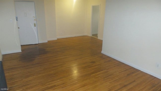 Building Photo - 6221 Woodhaven Blvd