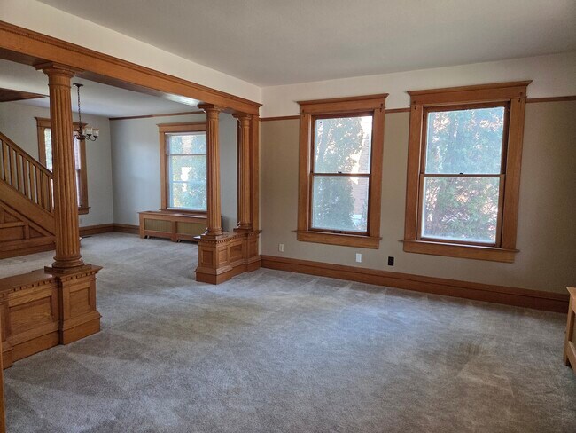 Foto del edificio - 511 W 1st St