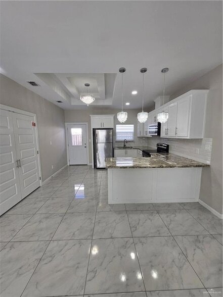 Foto del edificio - 1018 N Woodson Ave