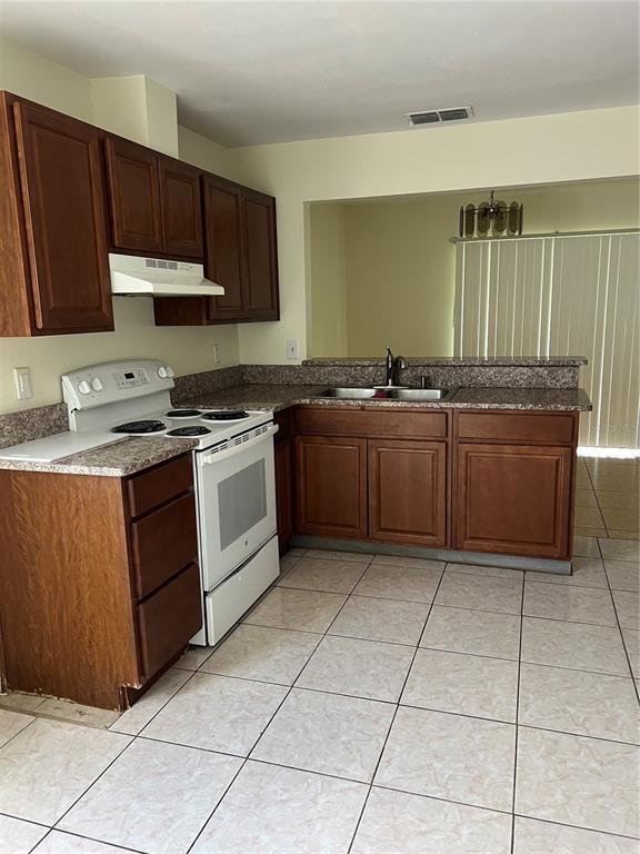 Foto del edificio - 761 Maderia Ct