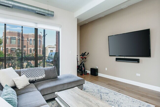 Foto del edificio - 3125 W Fullerton Ave