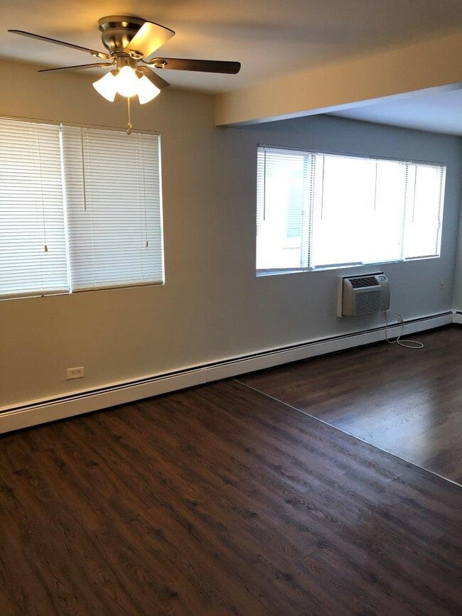 Foto del edificio - 8549 Grand Ave