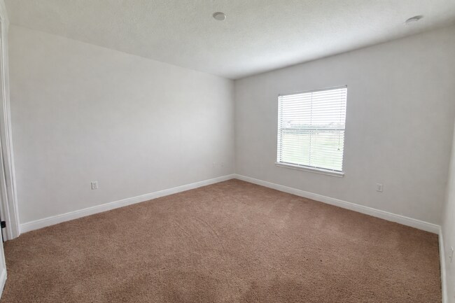 Foto del edificio - 202 Brooke's Pl