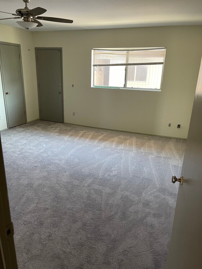 Foto del edificio - 4952 E Whitton Ave
