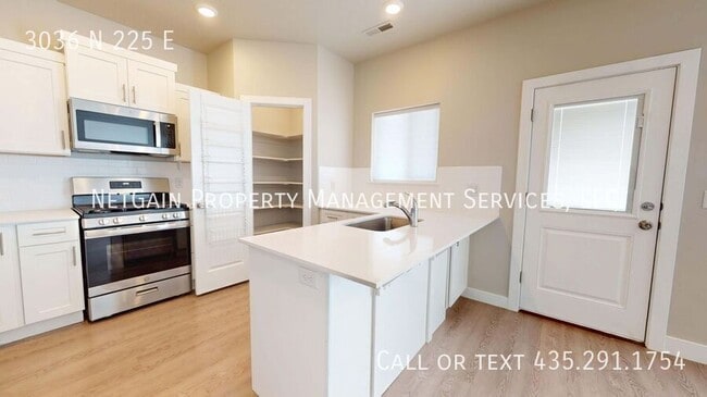 Building Photo - 3036 225 E