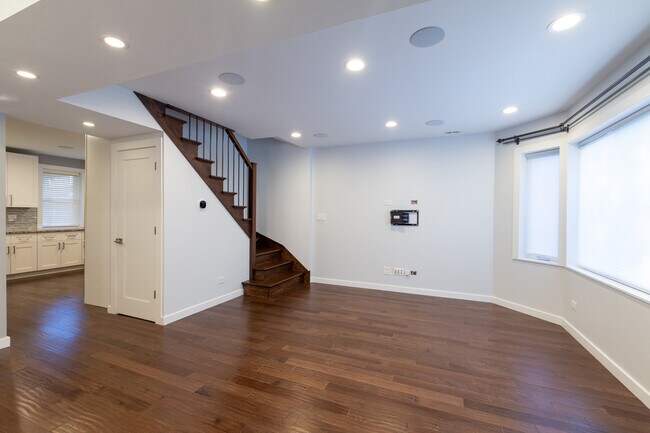 Foto del edificio - 3227 N Nottingham Ave