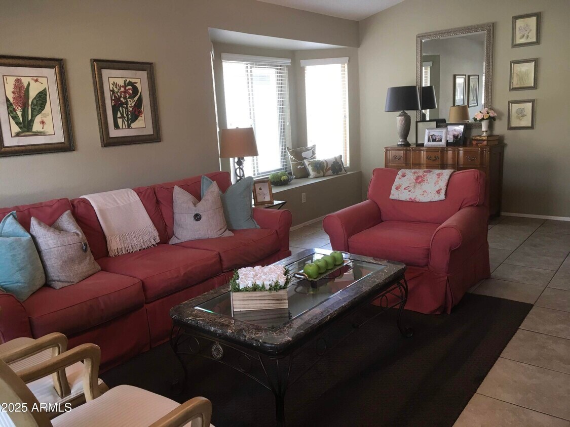 Foto principal - 1120 N Val Vista Dr