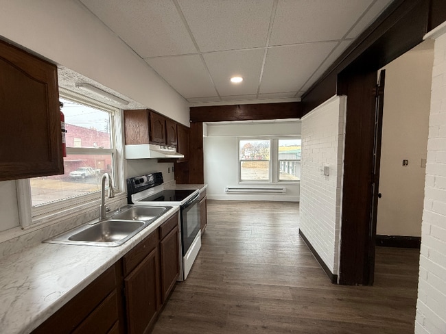 Building Photo - 1330 I St