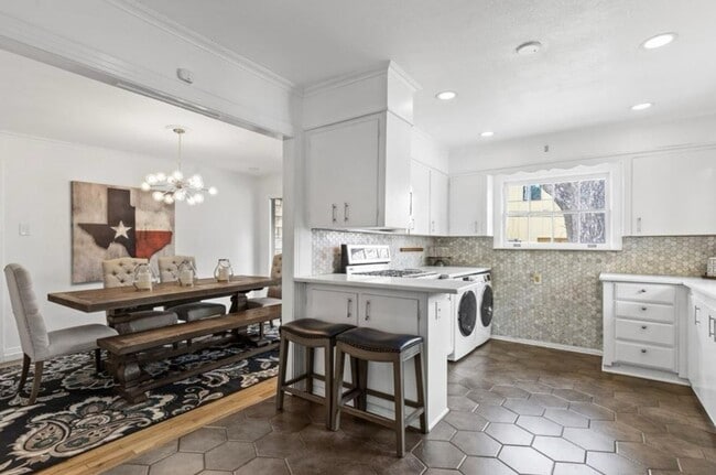 Photo - 3248 Cockrell Ave House