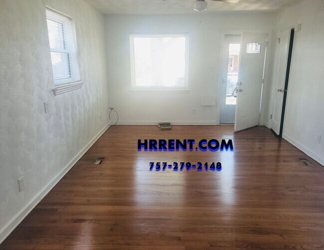 Building Photo - COMING SOON! Newly Renovated 3 Bedroom 1 B...
