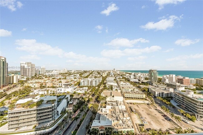 Building Photo - 300 South Pointe Dr