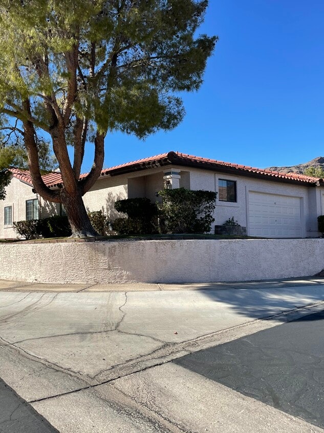 441 Intrepid Ct, Boulder City, NV 89005 Townhome Rentals in Boulder