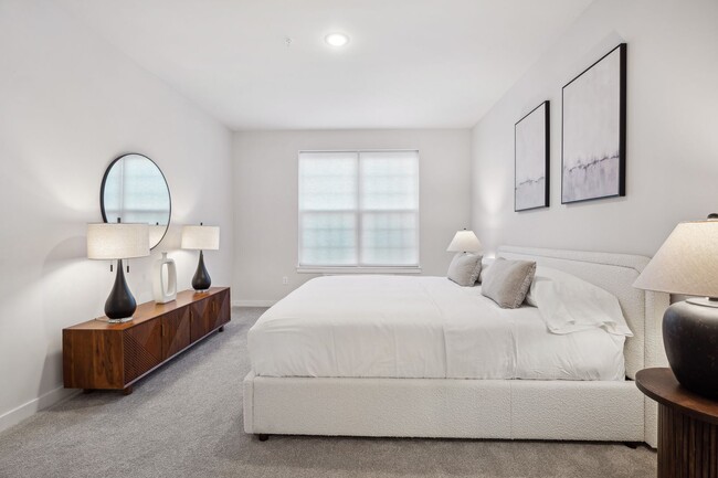Interior Photo - 227 North Walnut