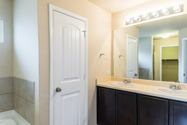 Foto del edificio - 3914 Goliad Ford