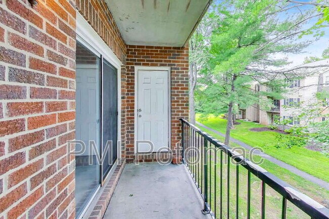 Foto del edificio - 18310 Streamside Dr