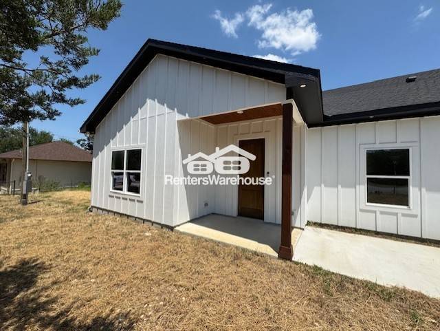 Building Photo - 664 Rolling Hills Dr