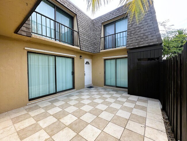 Building Photo - 303 Waterview Dr