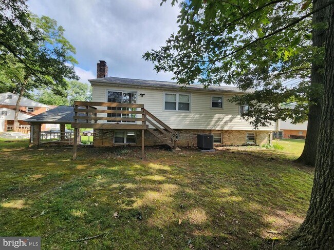 Foto del edificio - 2703 Bey Ct