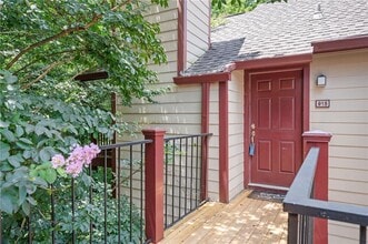 Building Photo - 915 Wentworth Ct