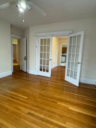 Building Photo - 12 Barrows St