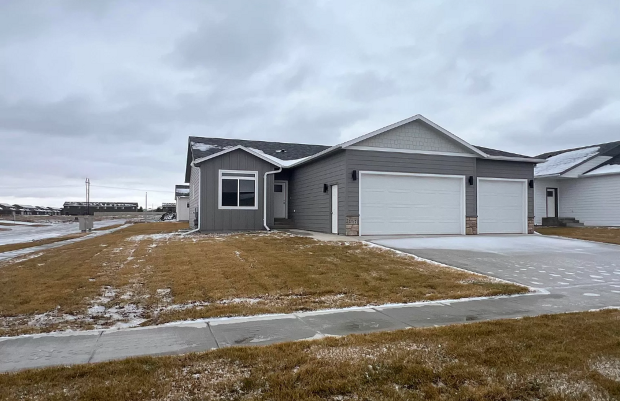 Primary Photo - Brand New Build 6 Bed 3 Bath Ranch