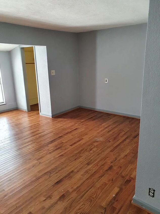 Primary Photo - 1126 W 22nd St