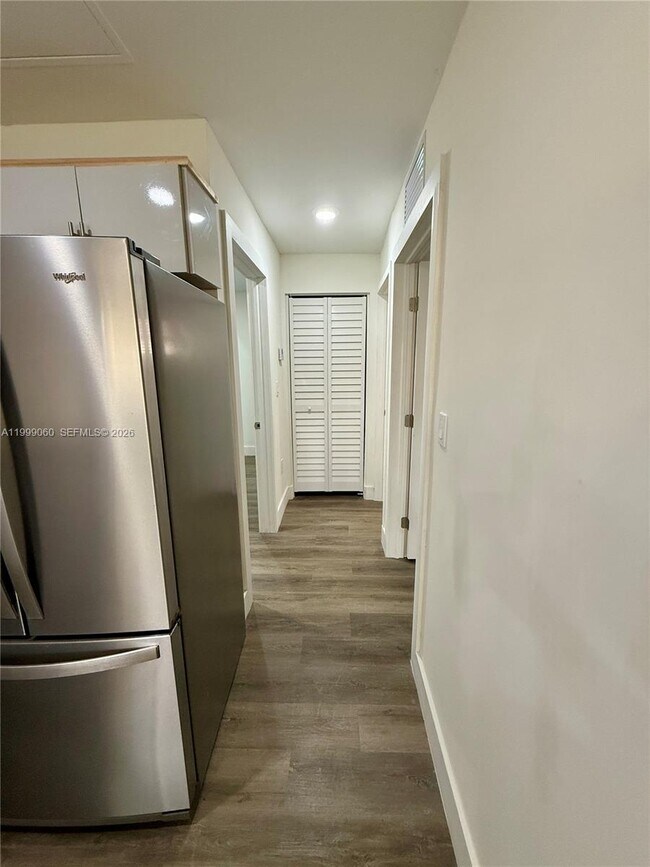 Building Photo - 1731 Alcazar Dr