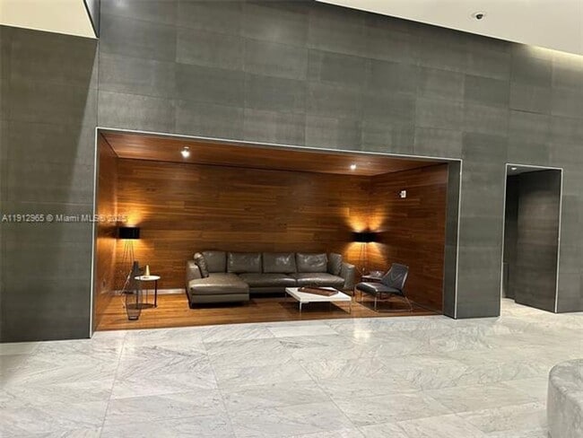 Foto del edificio - 68 SE 6th St