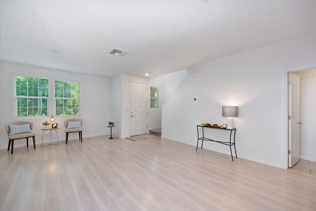 Foto del edificio - Now Leasing – 3 Bed + Loft, 2.5 Bath (2019...