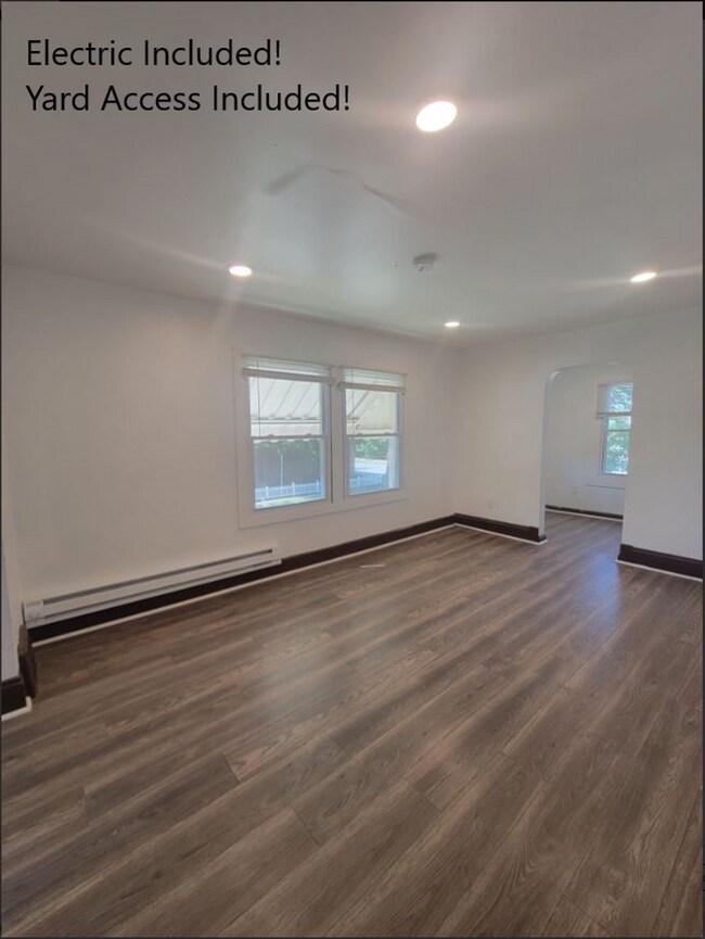 Building Photo - 1185 E 167th St