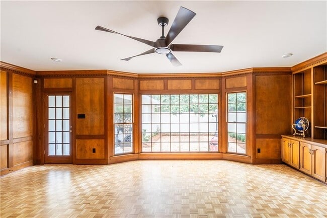 Building Photo - 656 Falls Church Rd